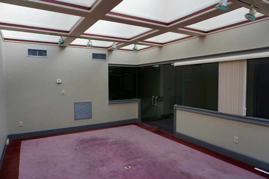 More Photos Of 535 Macon St, McDonough Manufacturing For Lease