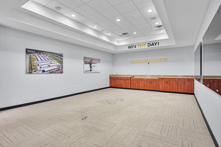 More Photos Of 6754-6758 Northwinds Dr, Houston Warehouse For Lease