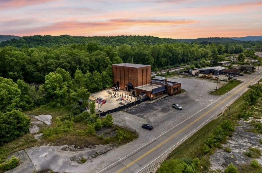 More Photos Of 899 Highway 26, Corbin Flex For Lease