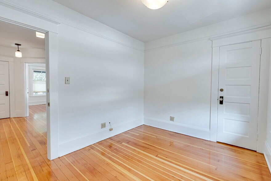 More Photos Of 1825 SE 7th Ave, Portland Loft Creative Space For Sale