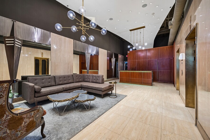 More Photos Of 917 Main St, Houston Apartments For Sale