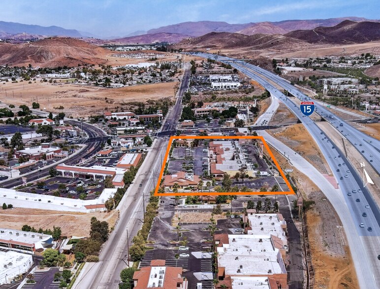 More Photos Of 31712-31724 Casino Dr, Lake Elsinore Unknown For Lease