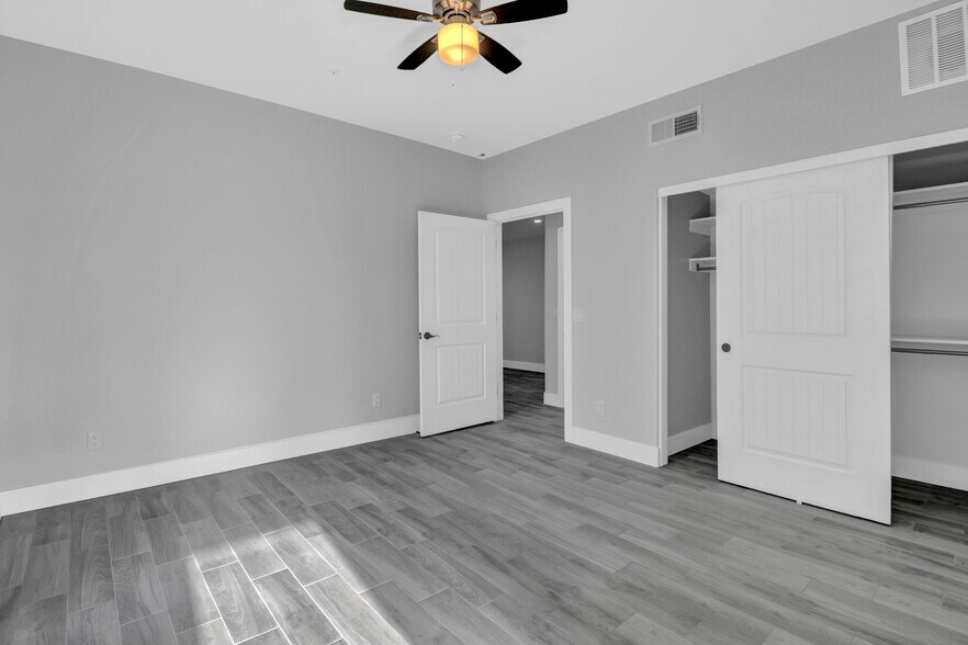 More Photos Of 906 E Tuckey Ln, Phoenix Healthcare For Sale