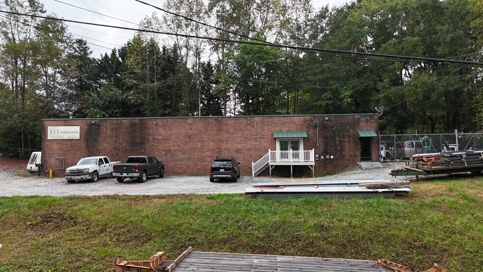 More Photos Of 1525 9th Ave SE, Hickory Warehouse For Sale