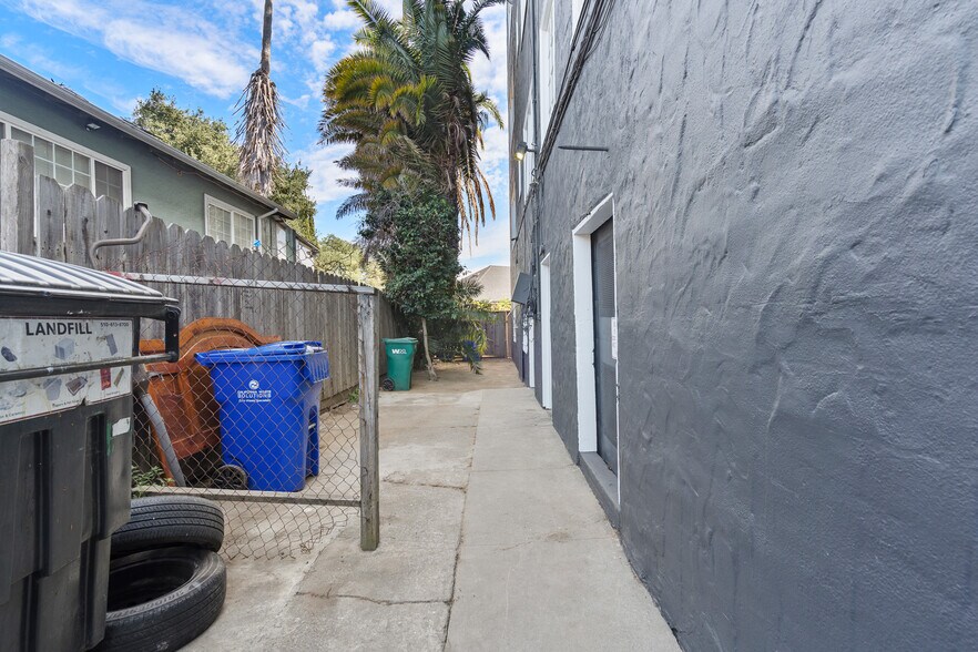 More Photos Of 2100 51st Ave, Oakland Apartments For Sale