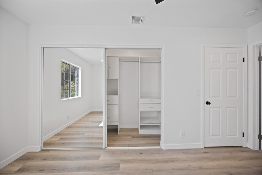 More Photos Of 422 Parkman Ave, Los Angeles Apartments For Sale