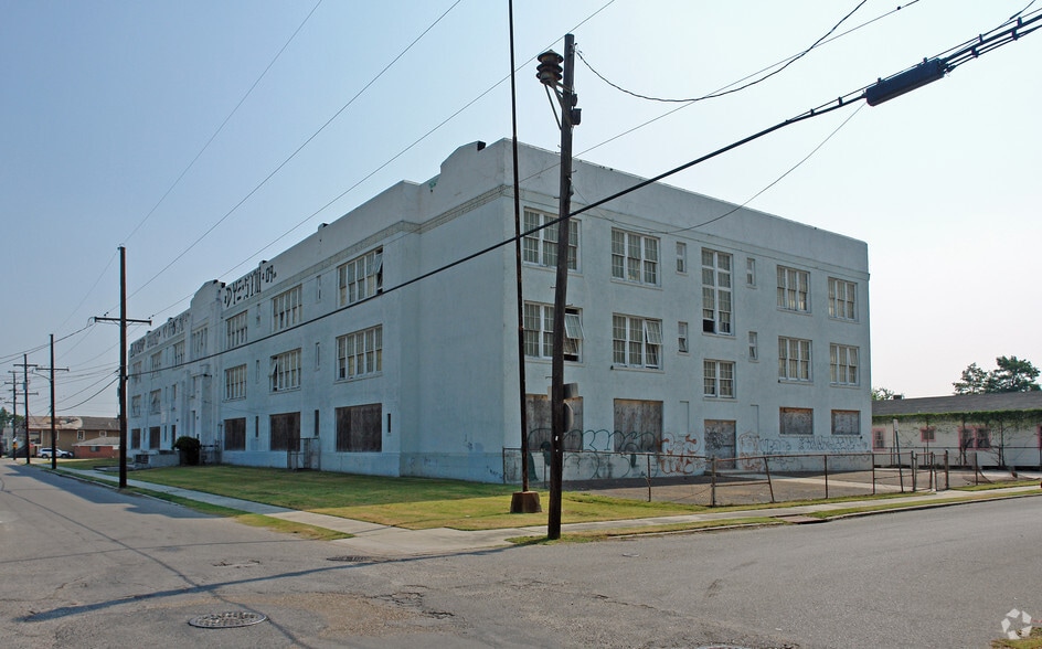 More Photos Of 1301 Clouet St, New Orleans Schools For Sale