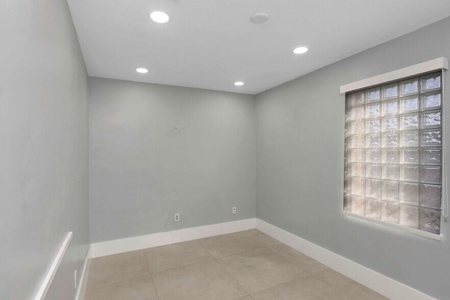 More Photos Of 70 NW 8th St, Homestead Medical For Lease