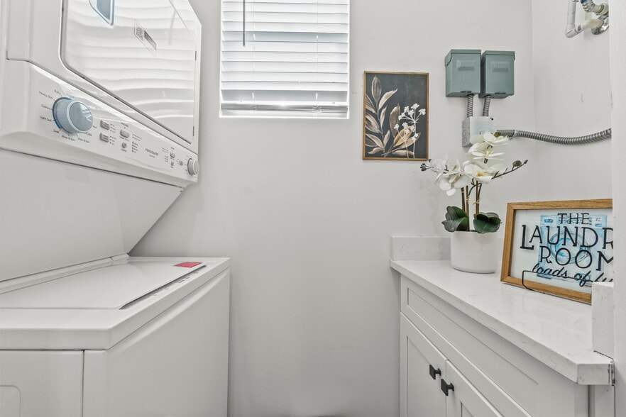 More Photos Of 1405 14TH st, Phoenix Multifamily For Sale