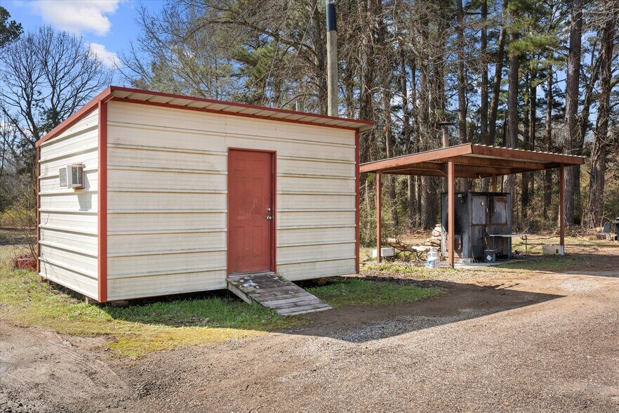 More Photos Of 800 E Main St, Omaha Restaurant For Sale