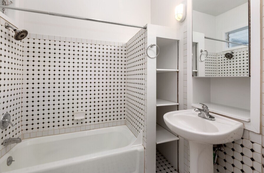 More Photos Of 1338-1348 Larkin St, San Francisco Apartments For Sale