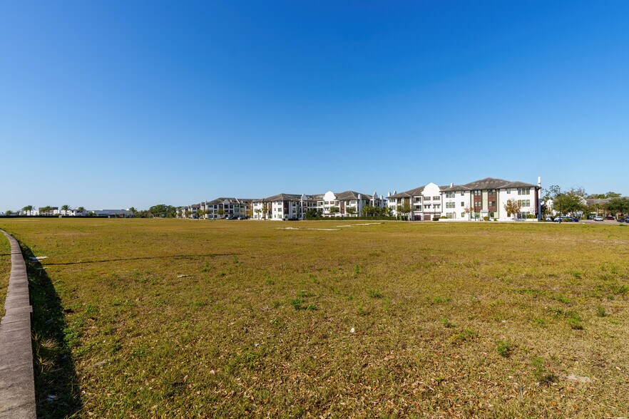 More Photos Of 1070 Maitland Blvd, Maitland Unknown For Lease