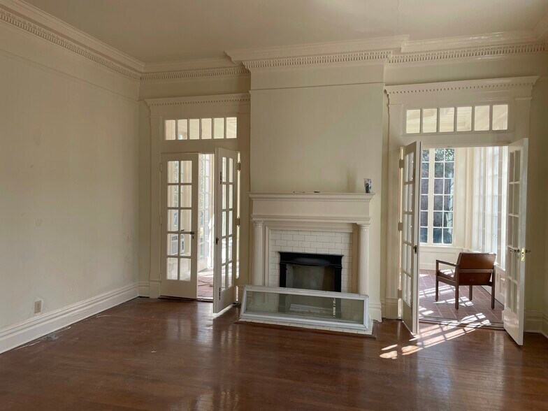 More Photos Of 346 Main St, Thomson Office For Lease