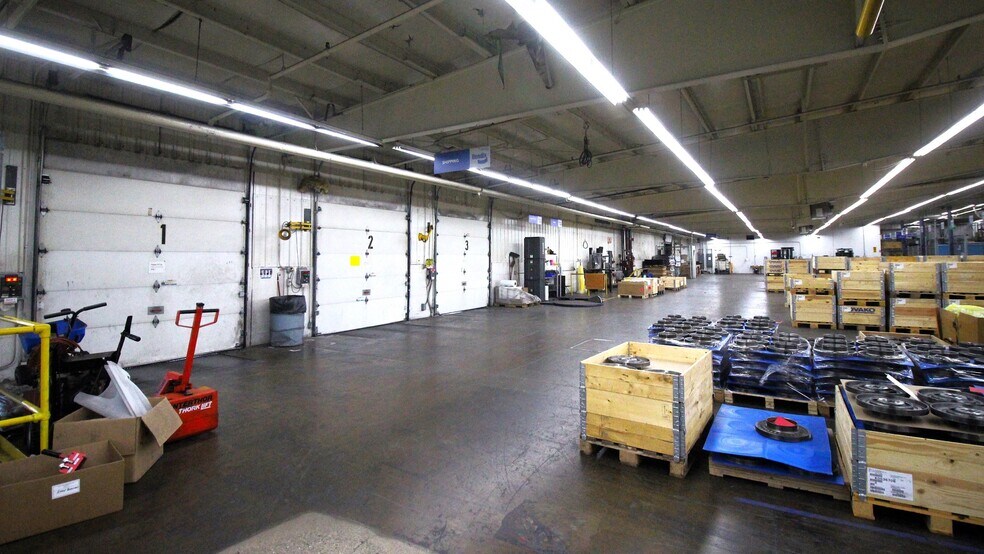 More Photos Of 2051 Riverfork Dr, Huntington Manufacturing For Lease