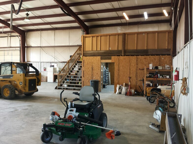 More Photos Of 2275 State Highway 16, Shelbyville Manufacturing For Lease