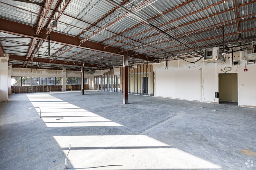 More Photos Of 3745 Broadway, Fort Myers Medical For Sale