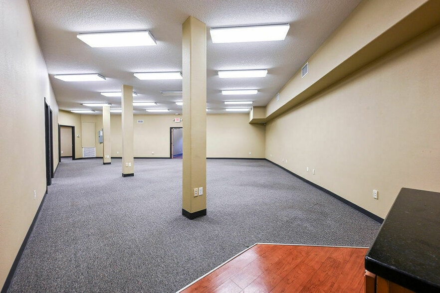 More Photos Of 7177-7201 S George Blvd, Sebring Medical For Lease