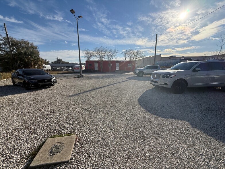 More Photos Of 1109 N Semoran Blvd, Orlando Land For Lease