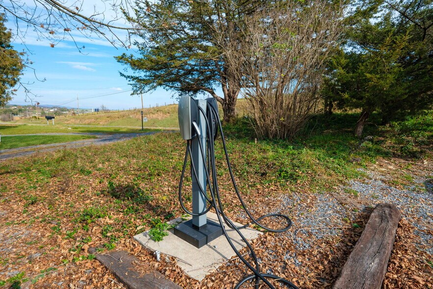 More Photos Of 3315 Harpine Highway, Rockingham Industrial For Sale