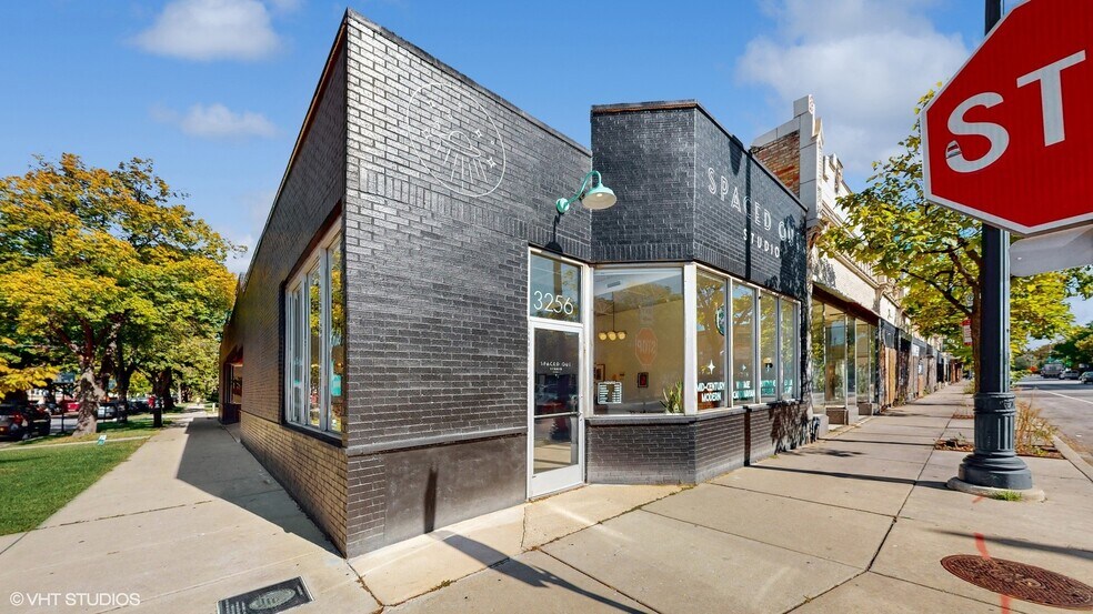 Primary Photo Of 3256 W Bryn Mawr Ave, Chicago General Retail For Lease