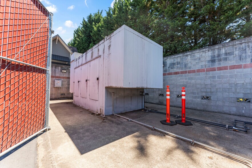 More Photos Of 3300 State St, Salem Medical For Sale