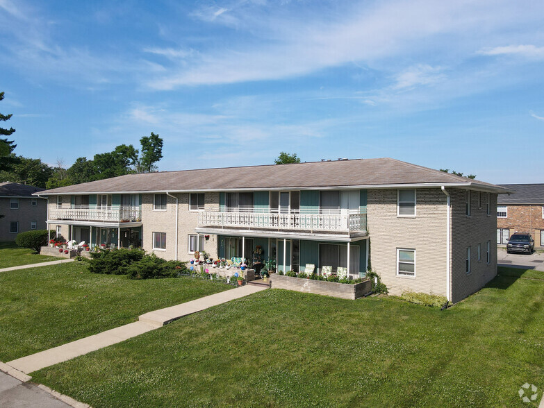 Primary Photo Of 4521 Park Forest Ct, Indianapolis Apartments For Sale