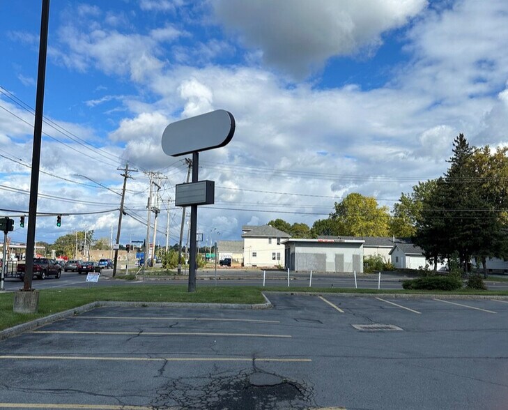 More Photos Of 2616 Brewerton Rd, Mattydale Drugstore For Lease