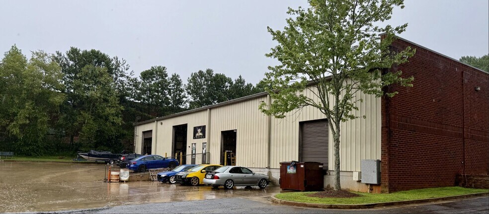 More Photos Of 1685 Redi Rd, Cumming Warehouse For Lease
