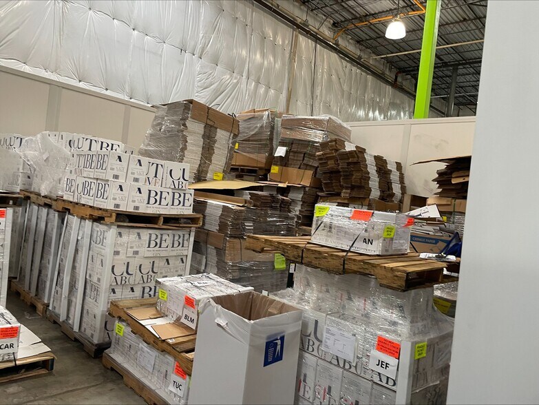 More Photos Of 7055 Old Katy Rd, Houston Flex For Sale