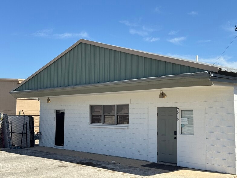 More Photos Of 9010 Aero St, San Antonio Light Manufacturing For Sale