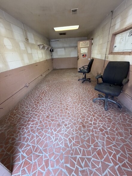 More Photos Of 1741 Harpers Rd, Virginia Beach Auto Repair For Lease