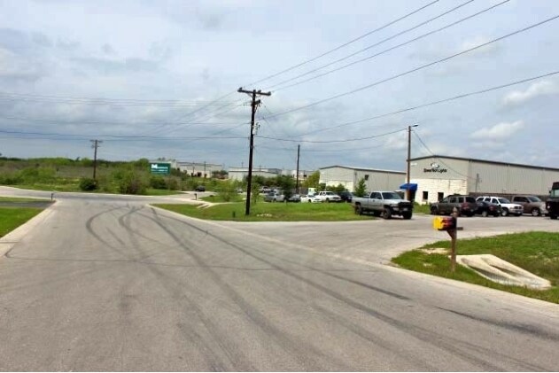 More Photos Of 200 Trademark St, Buda Warehouse For Lease