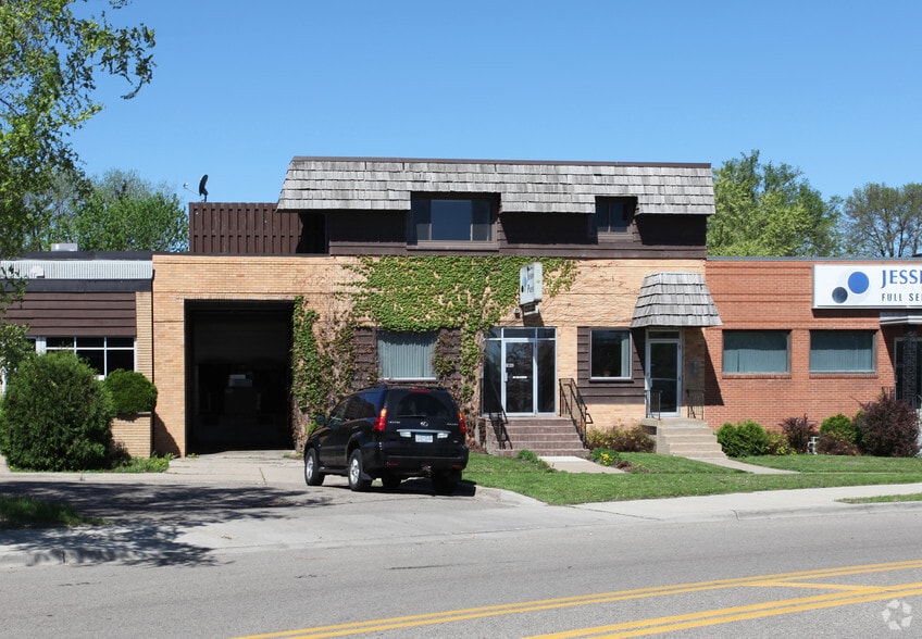 More Photos Of 3982 Alabama Ave S, Saint Louis Park Manufacturing For Sale