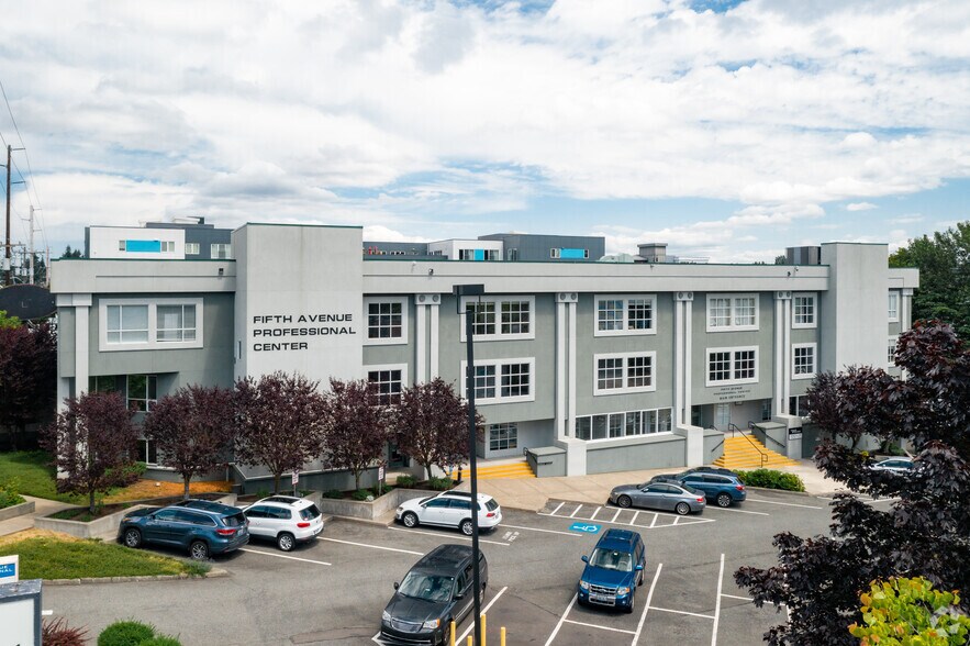 More Photos Of 10564 5th Ave NE, Seattle Medical For Lease