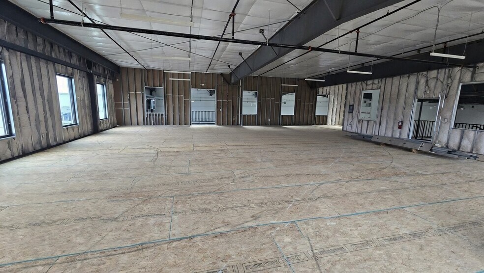 More Photos Of 168 Thunder Rd, Mooresville Light Manufacturing For Lease