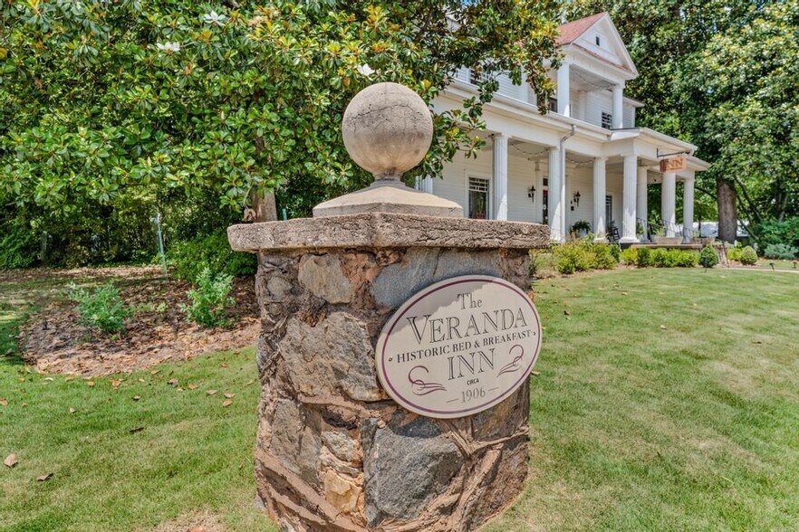 More Photos Of 252 Seavy St, Senoia Hospitality For Sale