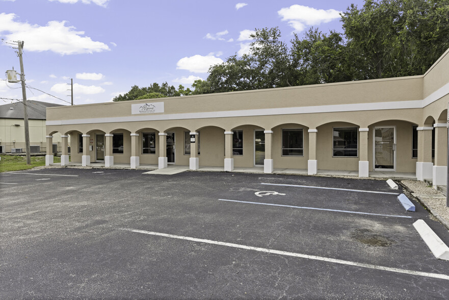 Primary Photo Of 3233-3257 SE Salerno Rd, Stuart Medical For Lease