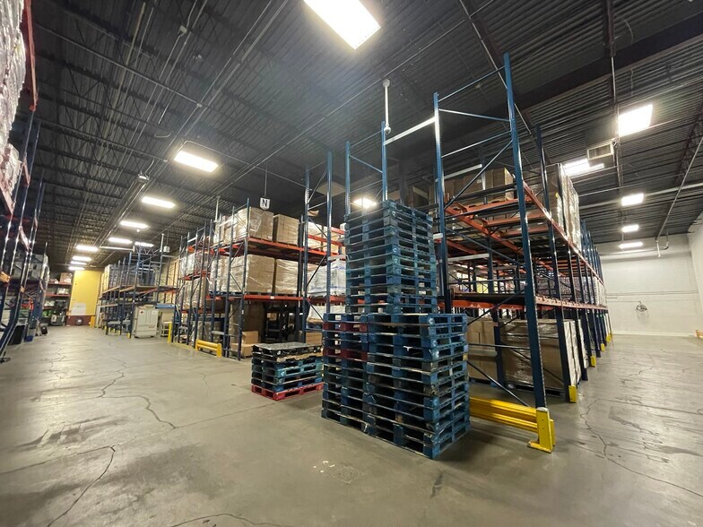 More Photos Of 1140 Gervais Ave, Maplewood Warehouse For Lease