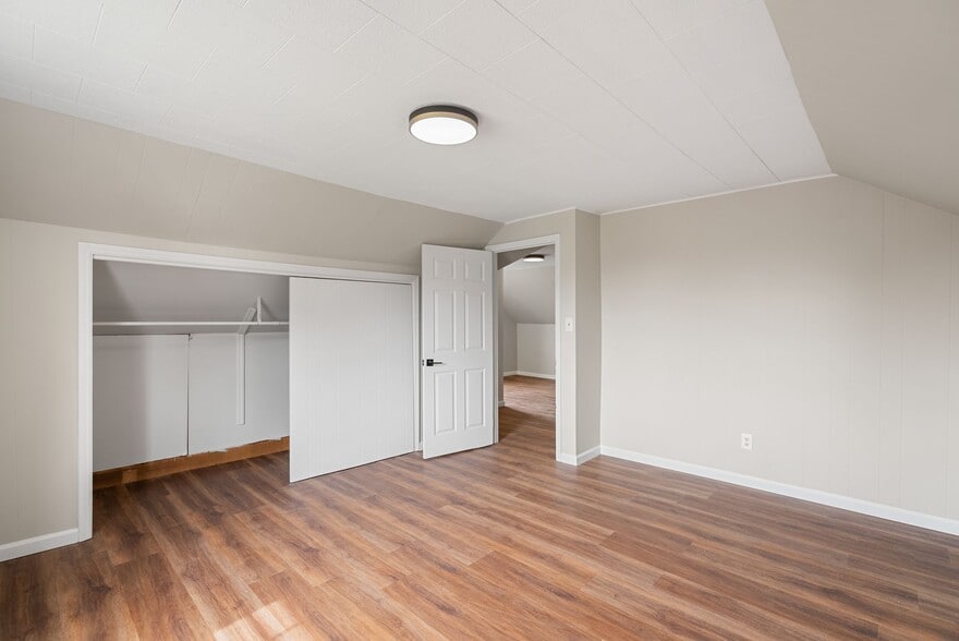 More Photos Of 720 Main st, Canton Bank For Lease