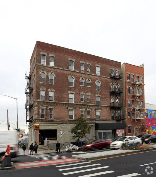 Primary Photo Of 148 Bruckner Blvd, Bronx Apartments For Lease