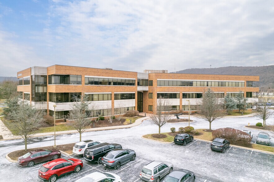 Primary Photo Of 3701 Corporate Pky, Center Valley Office For Lease