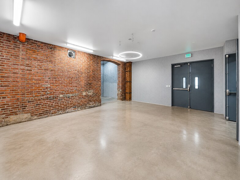 More Photos Of 440 Seaton St, Los Angeles Loft Creative Space For Lease