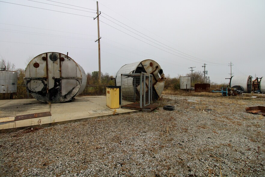 More Photos Of 7350 IL-111, South Roxana Specialty For Sale