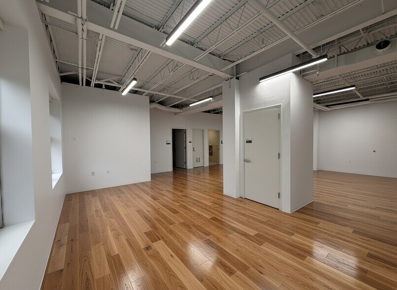 More Photos Of 101 Broadway, Brooklyn Office For Lease