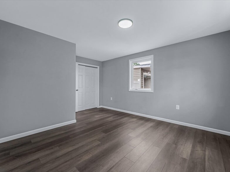 More Photos Of 6 E Barclay St, Hicksville Apartments For Sale