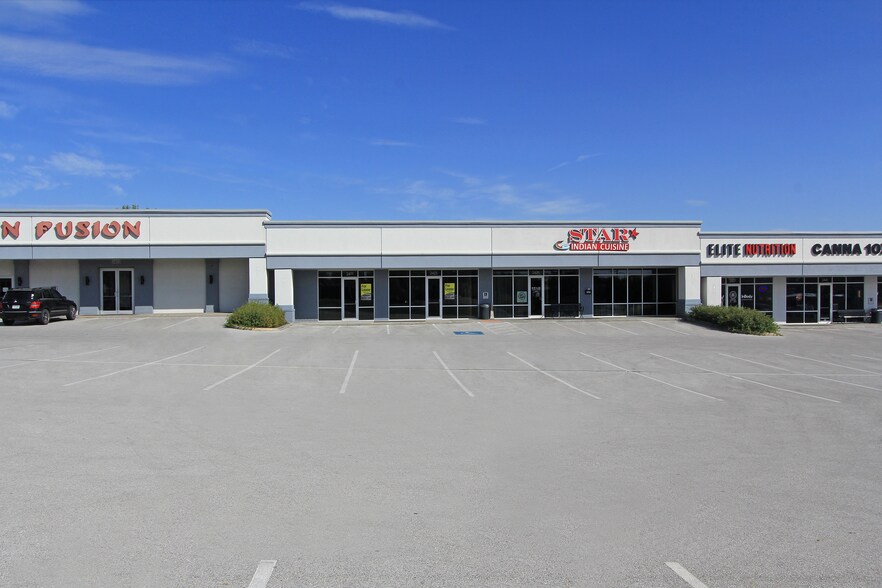 More Photos Of 12990-13038 W Center Rd, Omaha Unknown For Lease