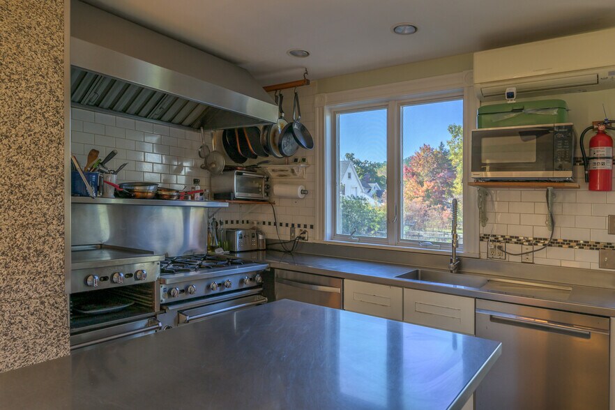 More Photos Of 518 Main St, Great Barrington Hospitality For Sale