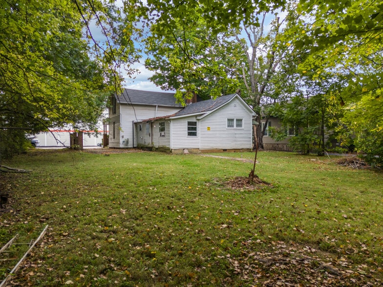 More Photos Of 226 E Main St, Sevierville Freestanding For Sale