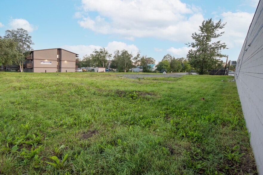 More Photos Of 1237 W 27th Ave, Anchorage General Retail For Sale