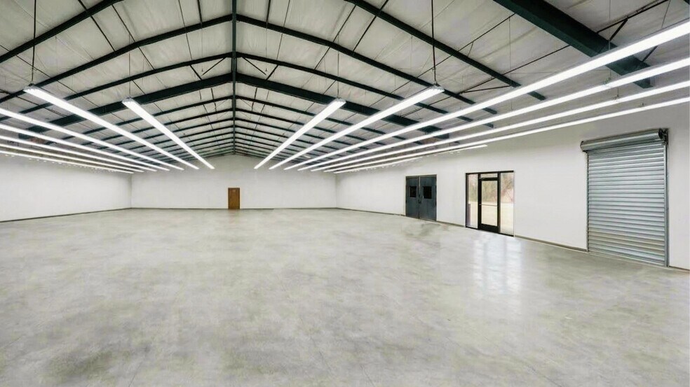 More Photos Of 3975 Moreland Ave, Conley Industrial For Lease